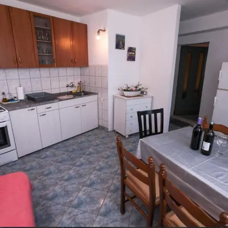 Robinson Milic Apartment Selca kod Bogomolja